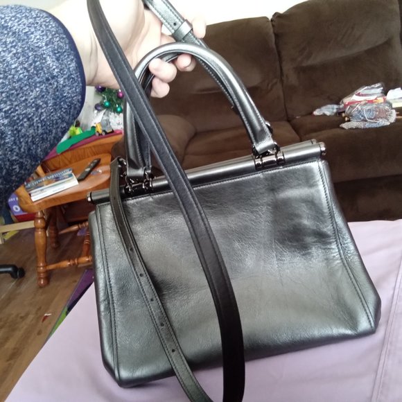 Gorgeous Grey/Silver metallic Coach Bag - Picture 4 of 8